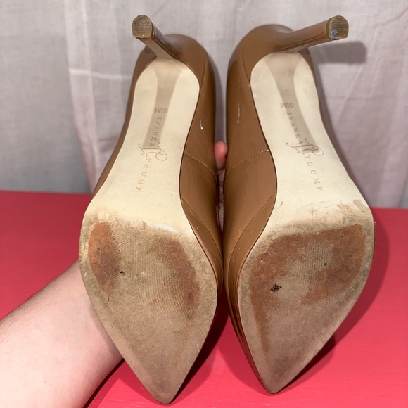 Ivanka Trump Nude Platform Pointed Toe Heel - Picture 7 of 7